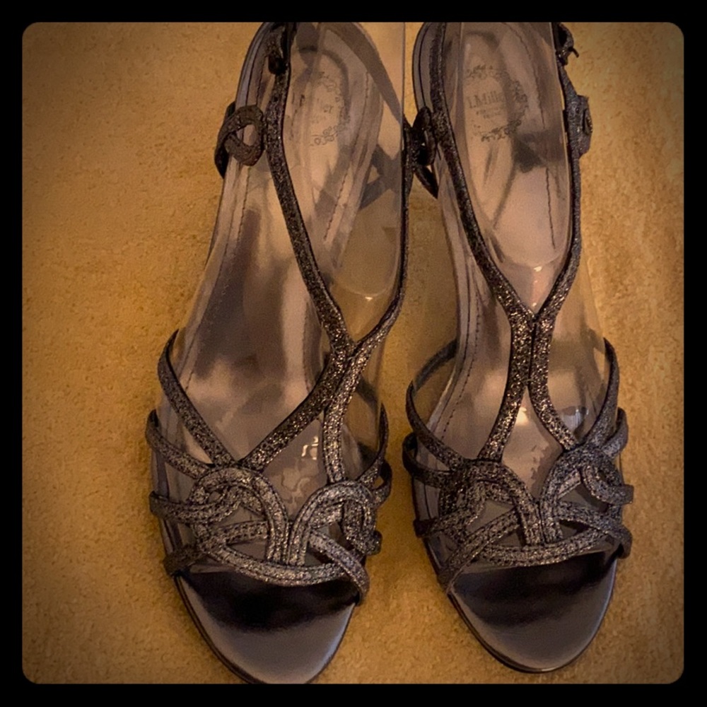 4 1/2 inch heels tag missing but never worn